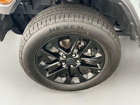Used 2024 Jeep Wrangler Unlimited Sahara AWD/4WD image 11