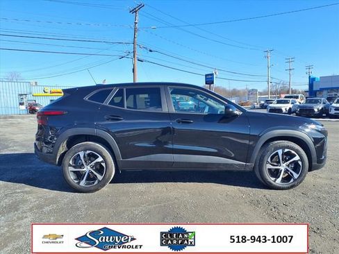 Used 2025 Chevrolet Trax RS image 11