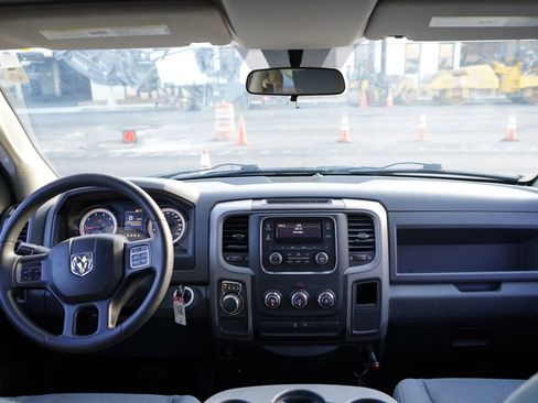 Used 2015 RAM 1500 Express RWD image 15