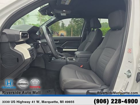 Used 2024 Toyota Tacoma TRD Off-Road AWD/4WD image 15