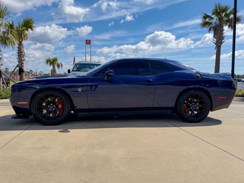 Used 2015 Dodge Challenger SRT Hellcat image 29