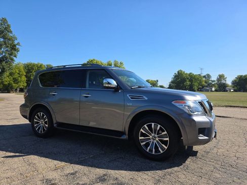 Used 2019 Nissan Armada SV image 6