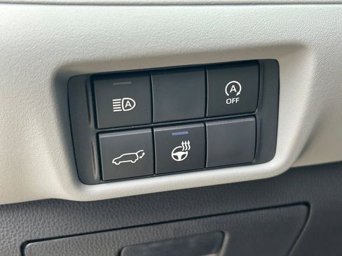 Used 2026 Toyota Highlander Limited image 30