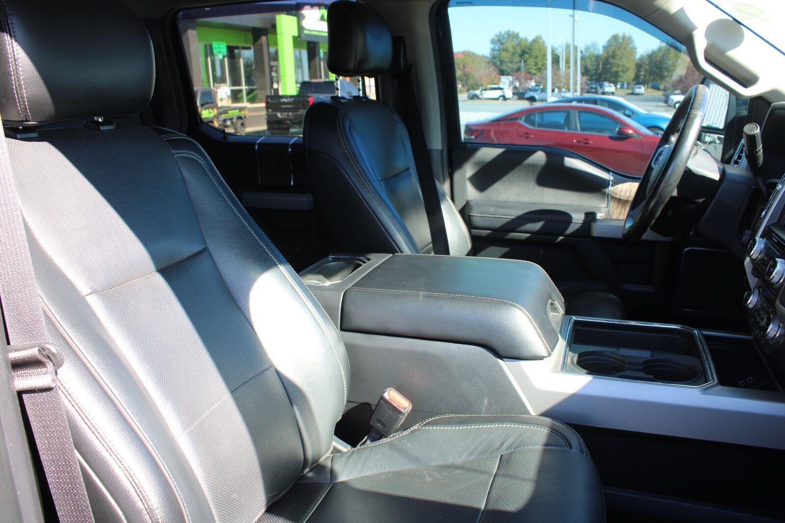Used 2017 Ford F250 Lariat w/ Lariat Ultimate Package AWD/4WD image 4