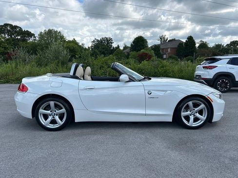 Used 2013 BMW Z4 sDrive28i image 2
