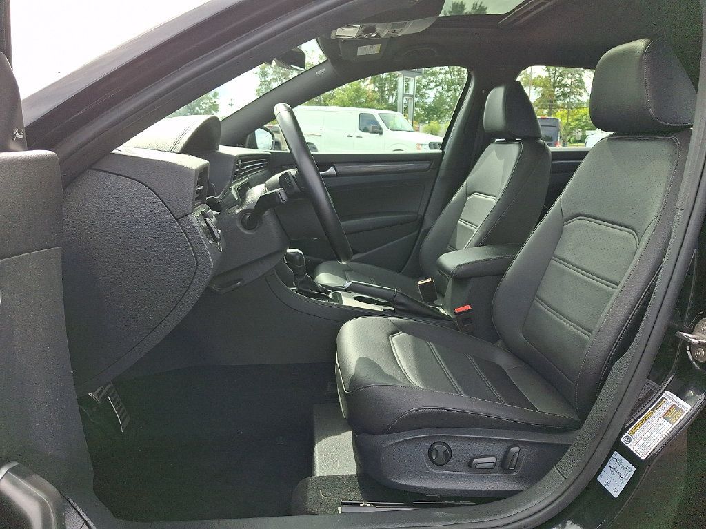 Used 2021 Volkswagen Passat 2.0T R-Line FWD image 14