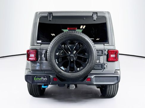 Used 2023 Jeep Wrangler Unlimited Sahara w/ Cold Weather Group AWD/4WD image 7