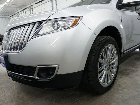 Used 2014 Lincoln MKX AWD w/ Equipment Group 102A image 6