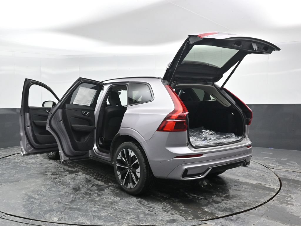 New 2026 Volvo XC60 B5 Plus w/ Protection Package Premier AWD/4WD image 46