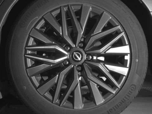 Used 2025 Nissan Altima 2.5 SV image 14