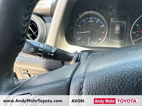 Used 2018 Toyota RAV4 XLE FWD image 17