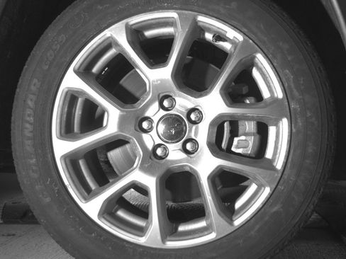 Used 2025 Jeep Compass Limited AWD/4WD image 13