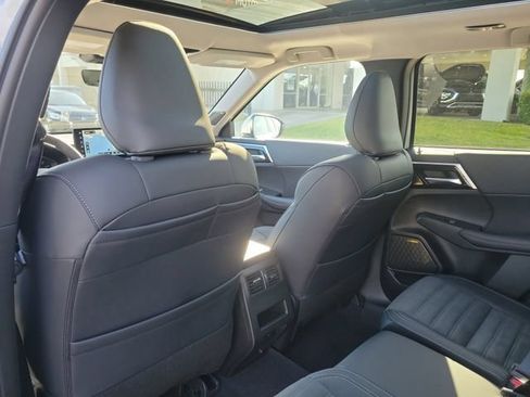 New 2026 Mitsubishi Outlander SE FWD image 15