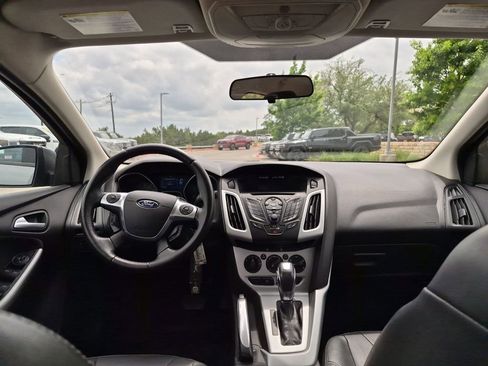 Used 2013 Ford Focus SE FWD image 28