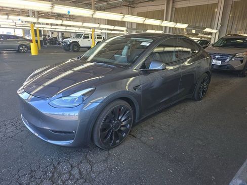 Used 2023 Tesla Model Y Long Range image 2