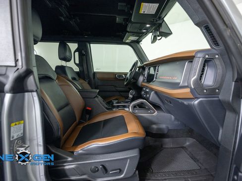 Used 2024 Ford Bronco Outer Banks AWD/4WD image 45