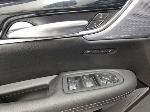 Used 2025 Cadillac XT5 Premium Luxury image 13