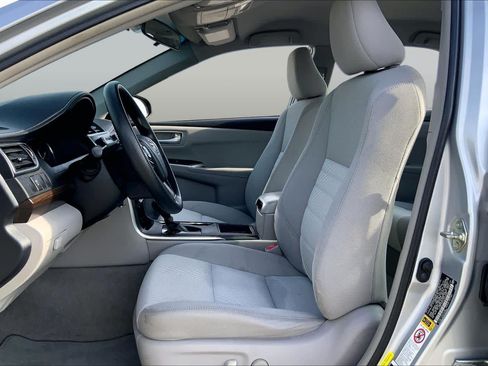 Used 2016 Toyota Camry LE FWD image 8