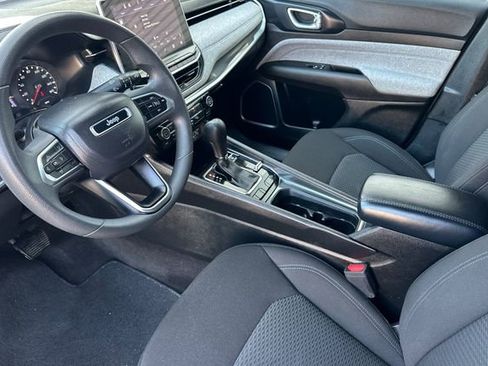 Used 2023 Jeep Compass Sport image 10