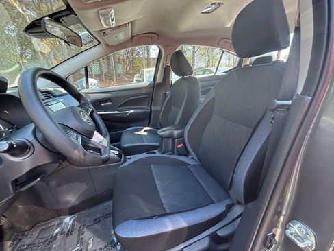 Used 2025 Nissan Versa SV image 36