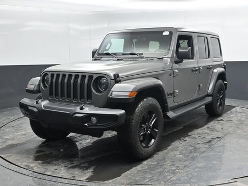 Used 2023 Jeep Wrangler Altitude image 6
