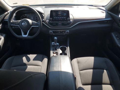 Used 2024 Nissan Altima 2.5 SV FWD image 14