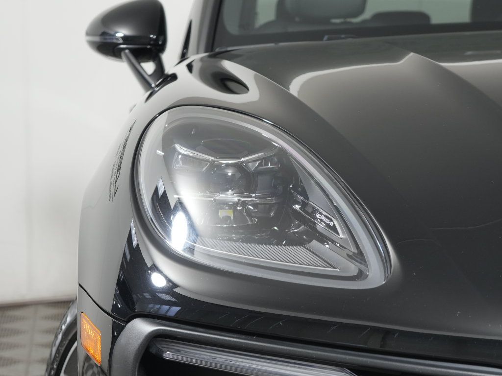 Used 2024 Porsche Macan w/ Premium Plus Package AWD/4WD image 11