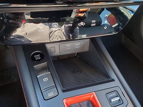 Certified 2025 Nissan Kicks SR image 23