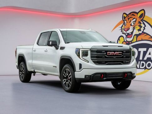 Used 2024 GMC Sierra 1500 AT4 w/ AT4 Preferred Package AWD/4WD image 4
