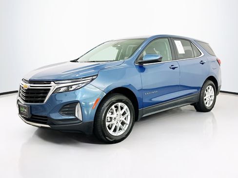 Used 2024 Chevrolet Equinox LT AWD/4WD image 3