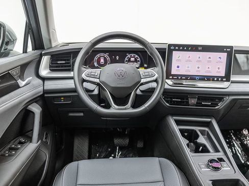 New 2026 Volkswagen Tiguan SE AWD/4WD image 7
