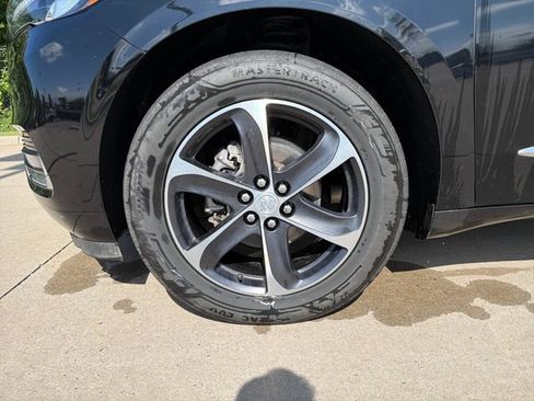 Used 2021 Buick Enclave Essence w/ Sport Touring Edition FWD image 9