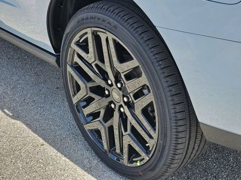 New 2027 Ford Expedition Platinum w/ Stealth Performance Package AWD/4WD image 6