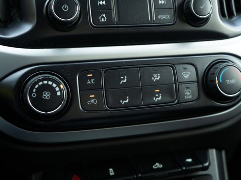 Used 2021 Chevrolet Colorado LT w/ LT Convenience Package image 31