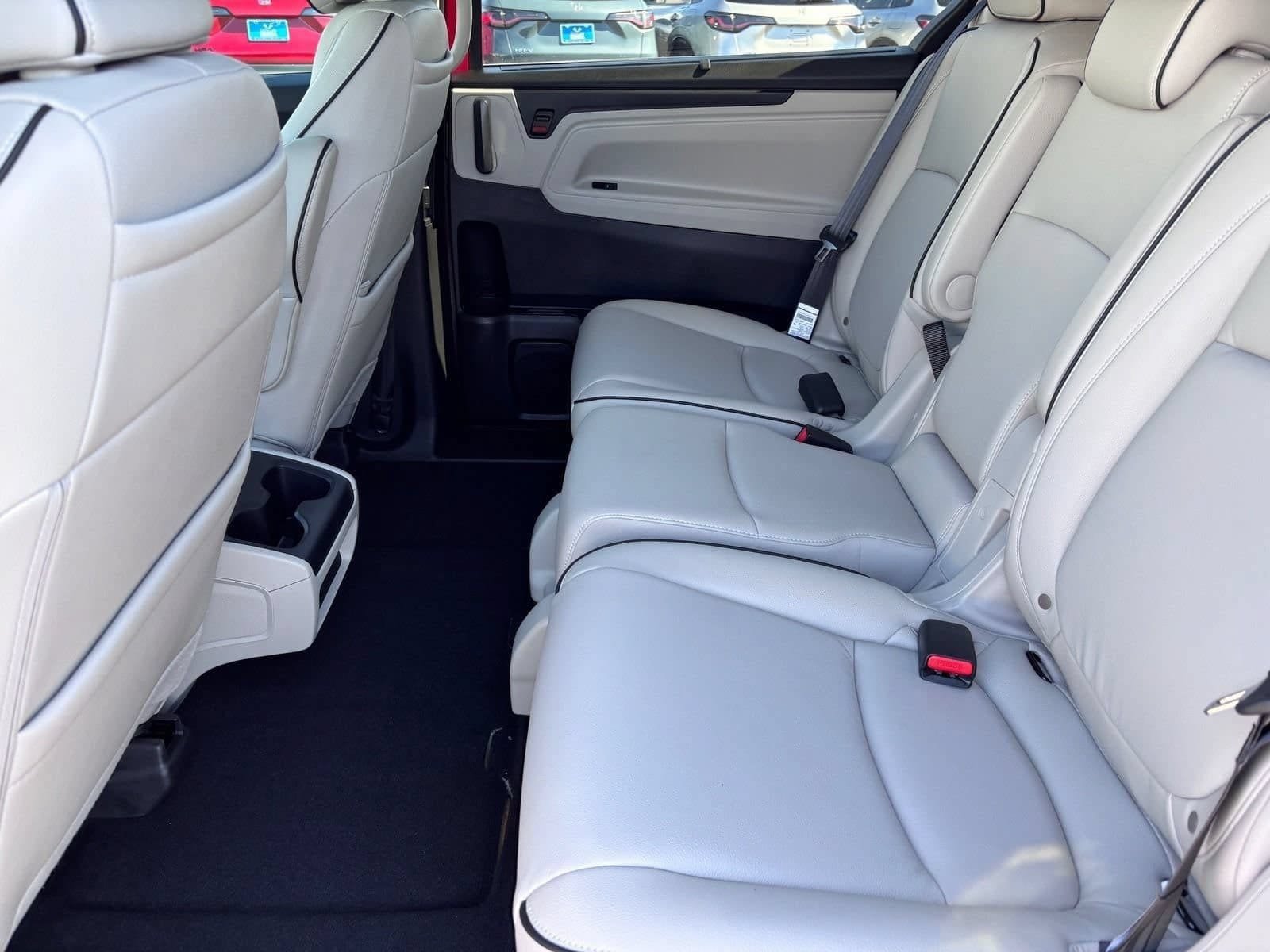 New 2026 Honda Odyssey Touring image 13