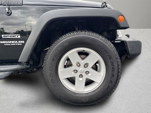 Used 2017 Jeep Wrangler Unlimited Sport w/ Quick Order Package 24S AWD/4WD image 26