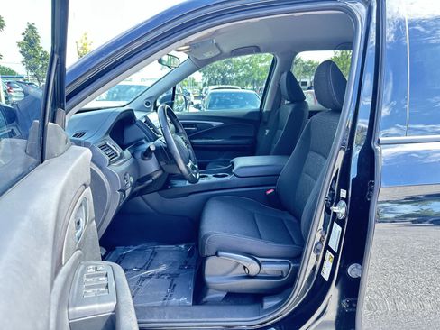 Used 2024 Honda Ridgeline Sport image 2