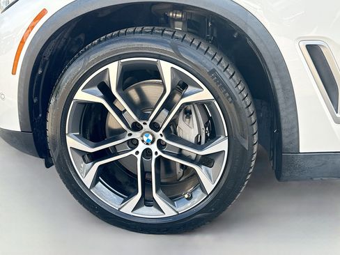 Used 2019 BMW X5 xDrive50i w/ Off-Road Package image 44