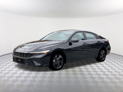New 2026 Hyundai Elantra SEL Sport Premium FWD image 2