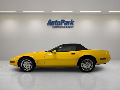 Used 1994 Chevrolet Corvette Convertible RWD image 3