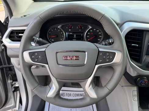 Used 2018 GMC Acadia SLE AWD/4WD image 25