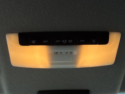 Used 2024 Nissan Kicks S FWD image 31