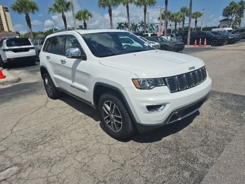 Used 2018 Jeep Grand Cherokee Limited AWD/4WD image 4