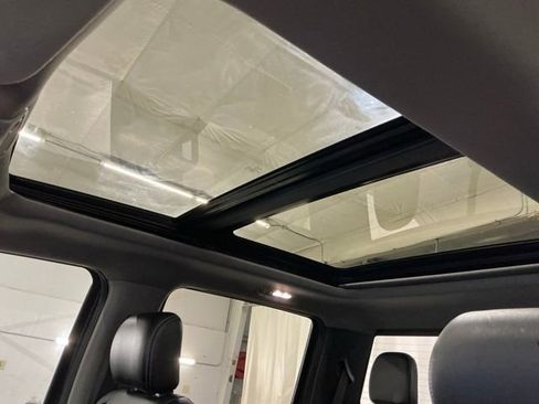 Used 2019 Ford F150 Lariat w/ Equipment Group 502A Luxury AWD/4WD image 17