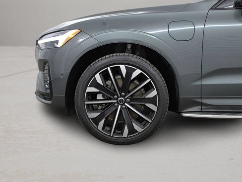 Certified 2026 Volvo XC60 T8 Ultra w/ Protection Package Premier AWD/4WD image 6
