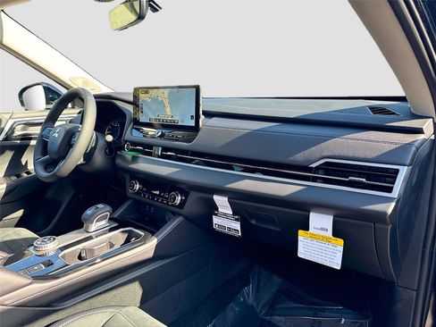New 2025 Mitsubishi Outlander SE AWD/4WD image 29