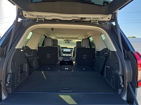 New 2025 Ford Expedition Active image 13