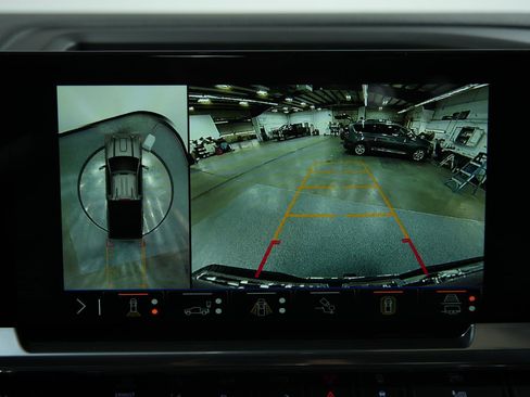 New 2026 GMC Sierra 2500 SLT w/ SLT Convenience Package image 31