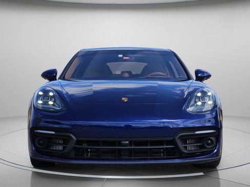 Certified 2023 Porsche Panamera 4 Platinum Edition image 9