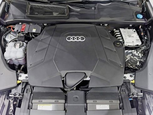 Used 2025 Audi Q8 Prestige AWD/4WD image 45